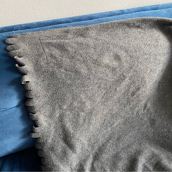 Solid Charcoal Gray Soft Knit Fleece Fringed Blanket/Throw - Picture 2 of 2